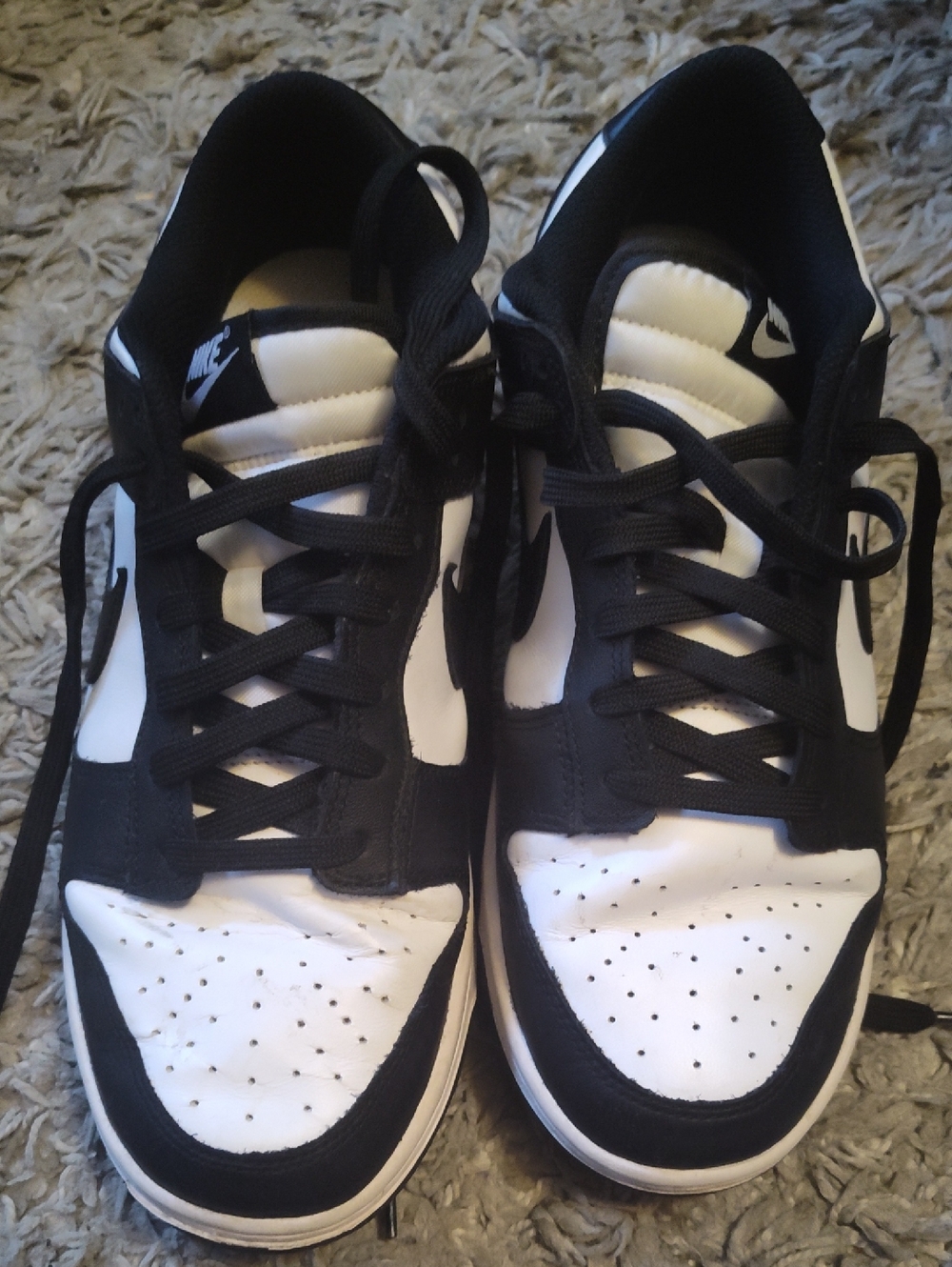Nike Black and White Low Top Sneakers with Swoosh